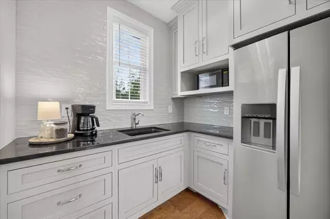 Kitchen - 3755 Mcfall Rd, Palmyra, TN 37142 photo 10 of 12
