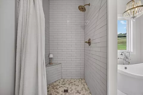 Bath - 3755 Mcfall Rd, Palmyra, TN 37142 photo 3 of 5