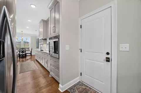 Entry Way - 3755 Mcfall Rd, Palmyra, TN 37142 photo 3 of 3