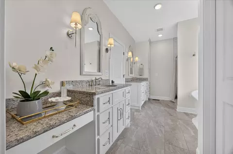 Bath - 3755 Mcfall Rd, Palmyra, TN 37142 photo 1 of 5