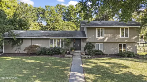 8705 Wimbledon Dr, Knoxville, TN 37923