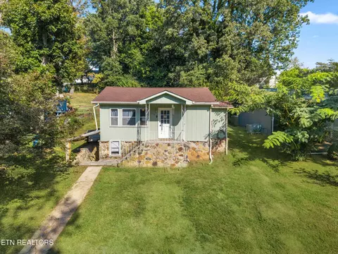 613 W 4th Ave, Lenoir City, TN 37771