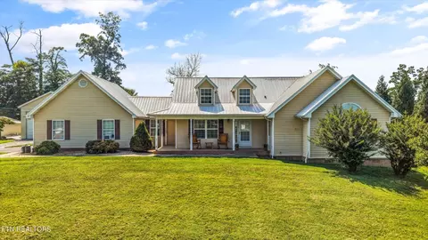 1008 Holston River Dr, Rutledge, TN 37861