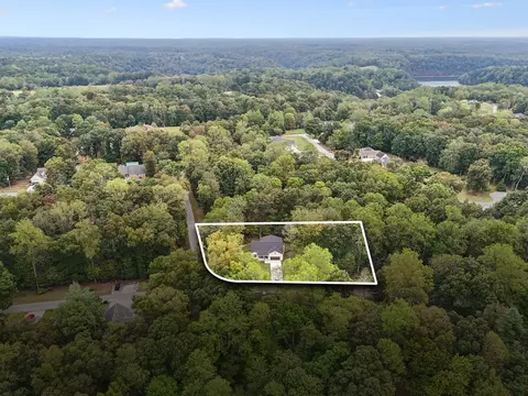 17 Fire Lake Dr, Manchester, TN 37355