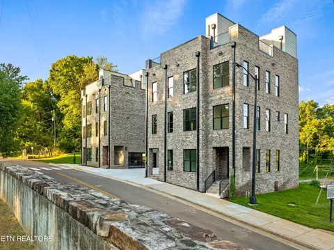 3082 Fort Dickerson Rd #1, Knoxville, TN 37920