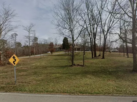 16482 Providence Rd, Sale Creek, TN 37373