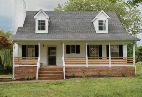 1001 Old East Side Rd, Burns, TN 37029
