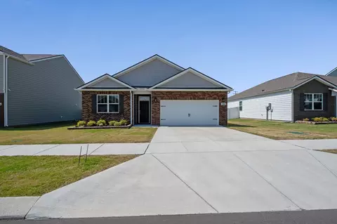 1504 Dove Dr, Lebanon, TN 37087