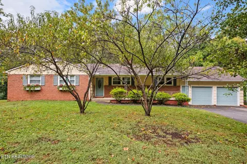 4721 W Sunset Rd, Knoxville, TN 37914
