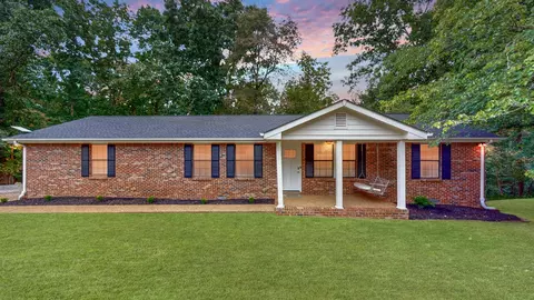 1304 Winding Way Dr, White House, TN 37188