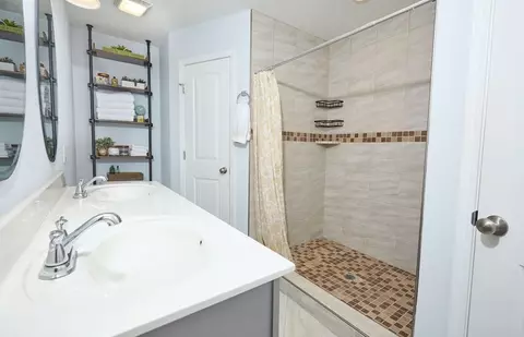 Bath - 107 Sage Dr, Springfield, TN 37172 photo 1 of 5
