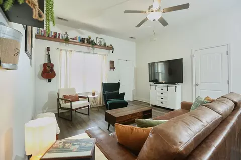 Living - 107 Sage Dr, Springfield, TN 37172 photo 2 of 3