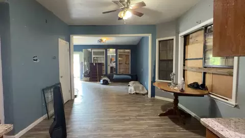 Entry Way - 35 Hackney Ln, Counce, TN 38326 photo 1 of 2