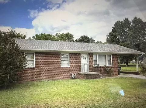 616 Vass Ln, Hopkinsville, KY 42240