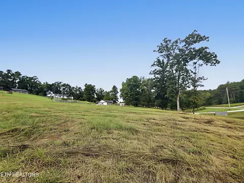 2 E Union Valley Rd, Seymour, TN 37865