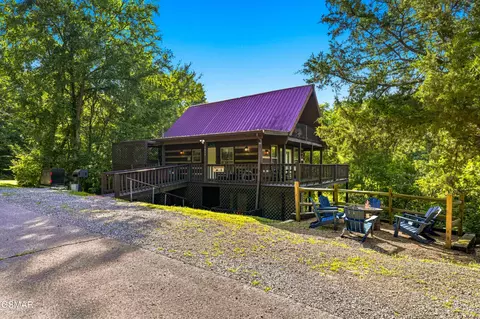 1455 Honey Oaks Way, Sevierville, TN 37876