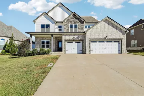 300 Bluebriar Trce, Clarksville, TN 37043
