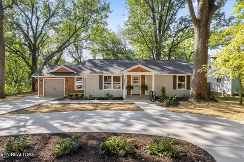 3044 Kenilworth Ln, Knoxville, TN 37917