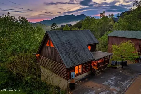 2140 Bear Haven Way, Sevierville, TN 37876