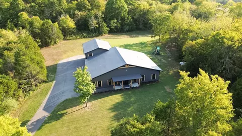 Exterior - 341 Floyd Rd, Eagleville, TN 37060 photo 2 of 12