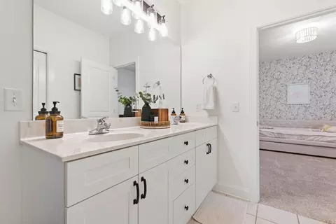Bath - 1904 Baskinbrook Ct, Murfreesboro, TN 37130 photo 4 of 7