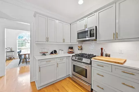 Kitchen - 1904 Baskinbrook Ct, Murfreesboro, TN 37130 photo 3 of 4