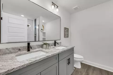 Bath - 1143 Javier Dr, Springfield, TN 37172 photo 1 of 4