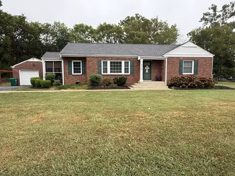 313 Castle Heights Ave, Lebanon, TN 37087