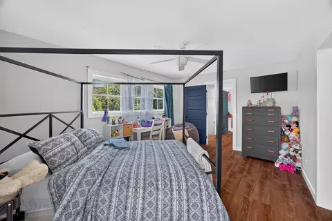 Bedroom - 1090 Hatcher Rd, Moss, TN 38575 photo 4 of 7