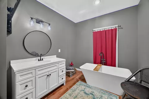 Bath - 1090 Hatcher Rd, Moss, TN 38575 photo 3 of 7