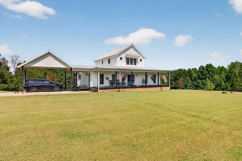 Exterior - 1090 Hatcher Rd, Moss, TN 38575 photo 4 of 10