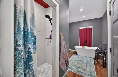 Bath - 1090 Hatcher Rd, Moss, TN 38575 photo 2 of 7