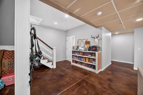Entry Way - 1090 Hatcher Rd, Moss, TN 38575 photo 4 of 4