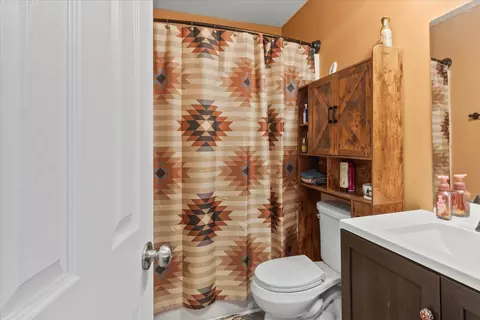 Bath - 236 Tennsco Dr, Dickson, TN 37055 photo 1 of 2