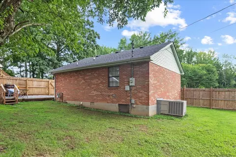 Exterior - 236 Tennsco Dr, Dickson, TN 37055 photo 4 of 8