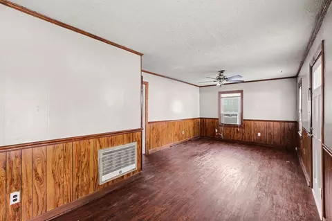 Living - 414 4th Ave, Murfreesboro, TN 37130 photo 6 of 7