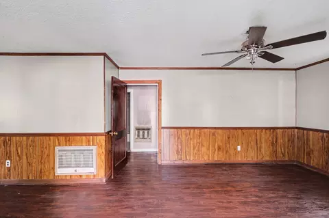 Living - 414 4th Ave, Murfreesboro, TN 37130 photo 2 of 7