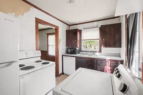 Kitchen - 414 4th Ave, Murfreesboro, TN 37130 photo 3 of 3
