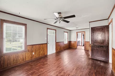 Living - 414 4th Ave, Murfreesboro, TN 37130 photo 1 of 7