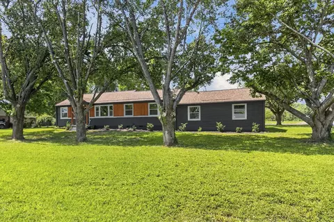 Exterior - 900 Vantrease Rd, Madison, TN 37115 photo 10 of 13