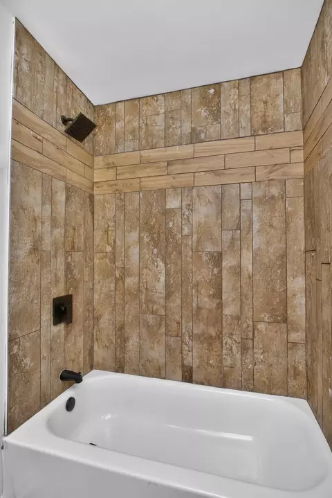 Bath - 900 Vantrease Rd, Madison, TN 37115 photo 5 of 5