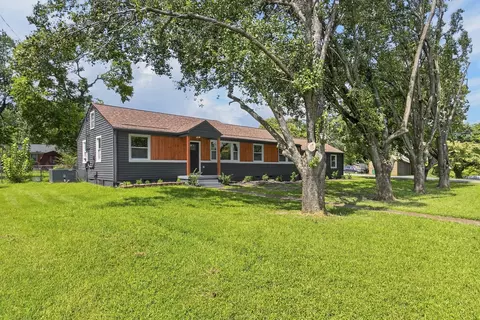 Exterior - 900 Vantrease Rd, Madison, TN 37115 photo 6 of 13