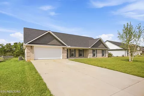 1015 Pathways Dr, Seymour, TN 37865