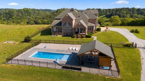 Exterior - 1500 Mitchell Rd, Pulaski, TN 38478 photo 10 of 11
