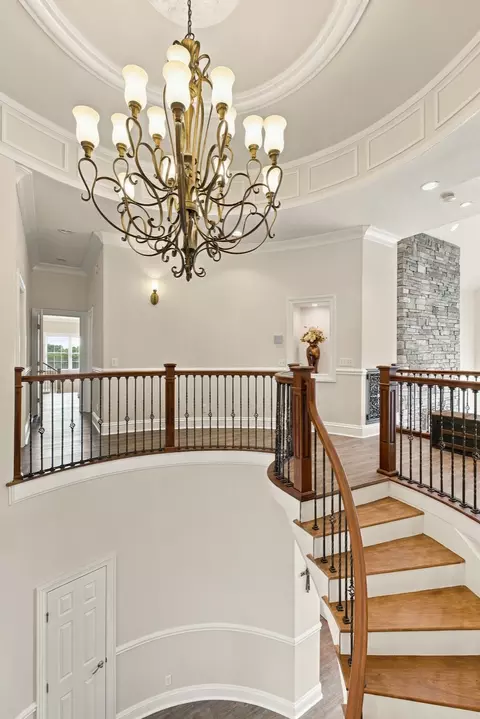 Entry Way - 1500 Mitchell Rd, Pulaski, TN 38478 photo 6 of 8