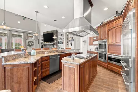 Kitchen - 1500 Mitchell Rd, Pulaski, TN 38478 photo 4 of 12