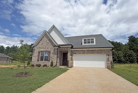 135 Ridgefield Dr, Oakland, TN 38060