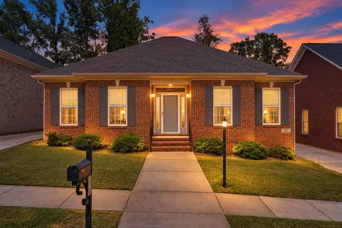 127 Riley Cir, Fayetteville, TN 37334