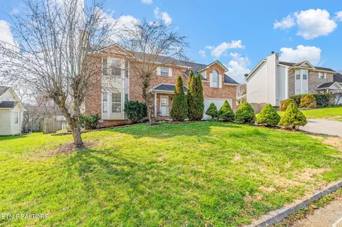 522 Bushwood Dr, Knoxville, TN 37918