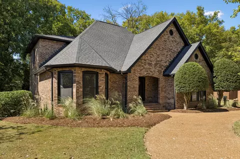 224 Pebble Glen Dr, Franklin, TN 37064